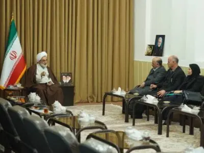 دیدار مدیرعامل شرکت بیمه دی کشور با نماینده ولی فقیه در گیلان