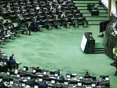ادبیات توهین آمیز نمایندگان تندرو از نگاه ۲ چهره اصولگرا