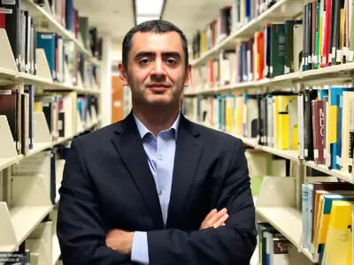 سینا عضدی استاد روابط بین‌الملل دانشگاه جورج واشنگتن