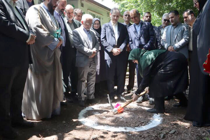 کلنگ ساخت یک مدرسه در رشت بر زمین زده شد