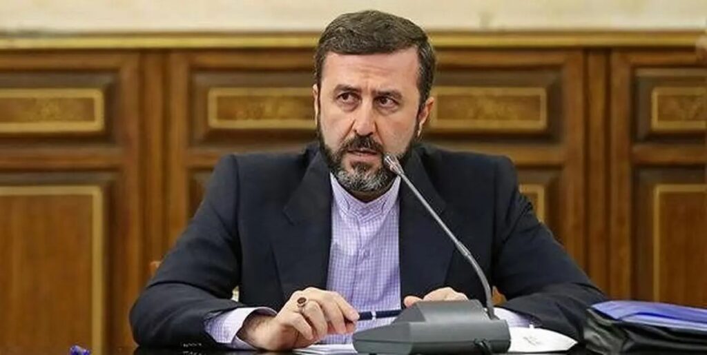غریب‌آبادی: تمام گزینه‌ها روی میز است
