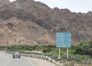 سفیر سابق ایران در ارمنستان: تغییر مرزهای بین‌المللی در قفقاز، خط قرمز قطعی ایران است