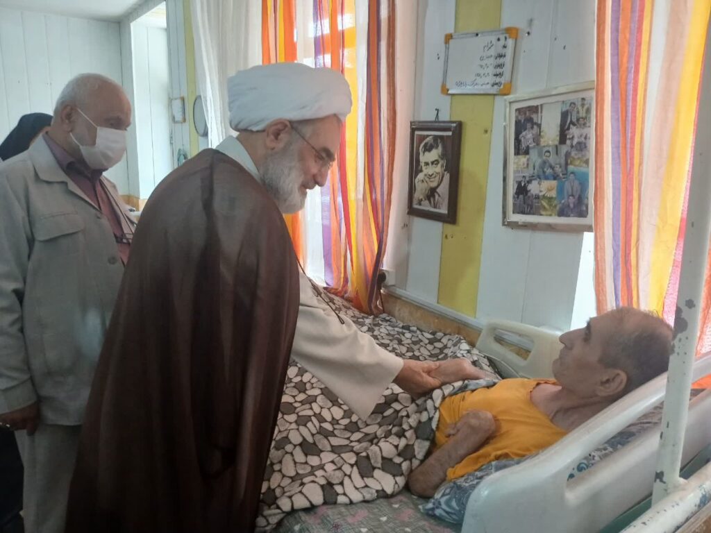 بازدید آیت‌الله فلاحتی از آسایشگاه معلولین و سالمندان رشت