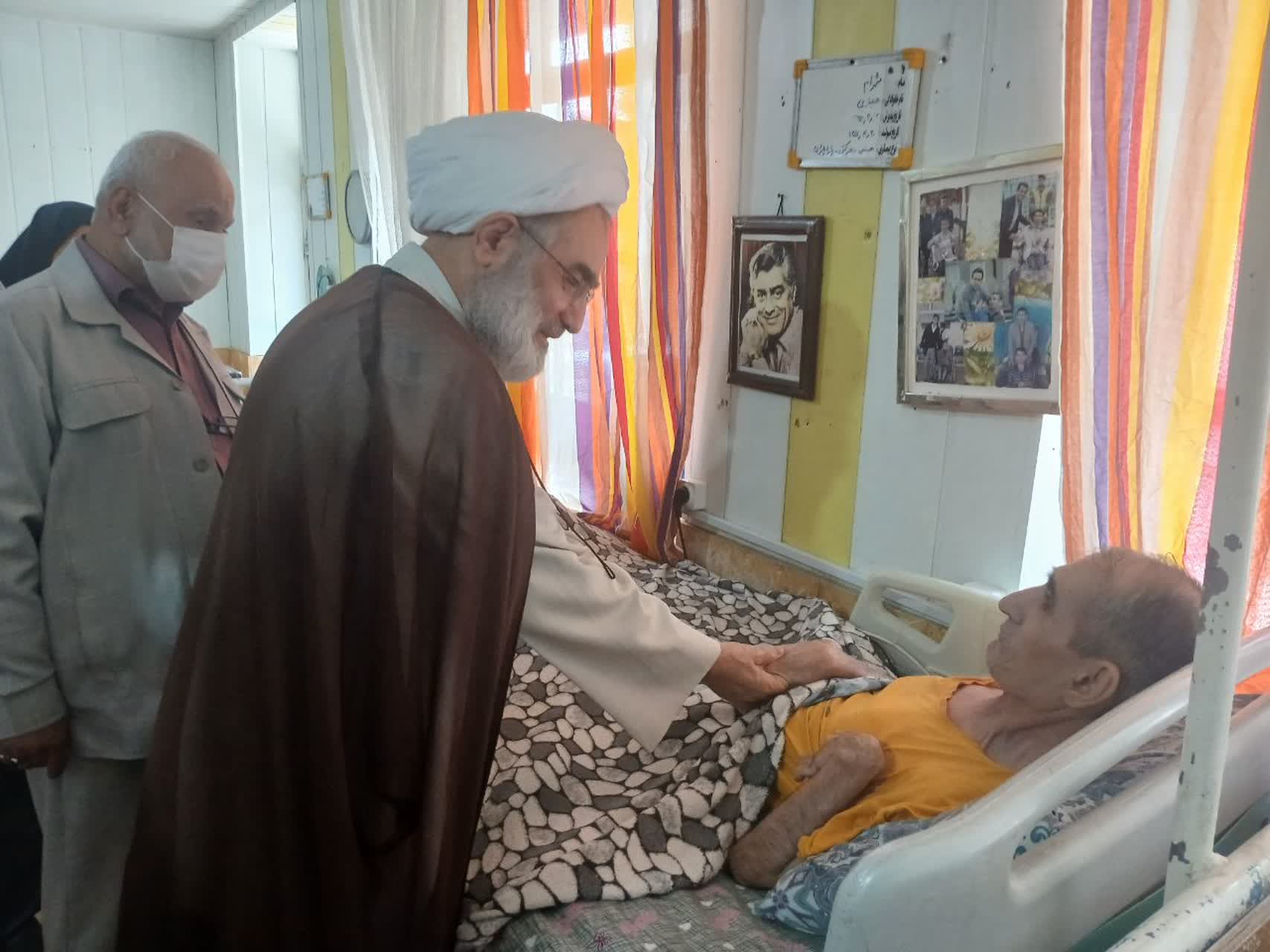 بازدید آیت‌الله فلاحتی از آسایشگاه معلولین و سالمندان رشت
