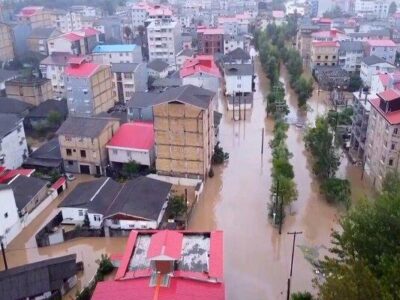 مدیرکل مدیریت بحران گیلان: مردم از تردد غیرضروری در زمان بارندگی‌های شدید خودداری کنند