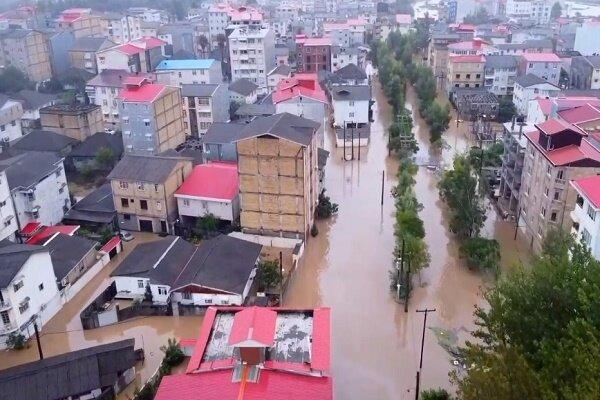 مدیرکل مدیریت بحران گیلان: مردم از تردد غیرضروری در زمان بارندگی‌های شدید خودداری کنند