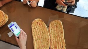 نان خط قرمز دولت است و با مافیای آرد و نان قاطعانه برخورد می‌کنیم