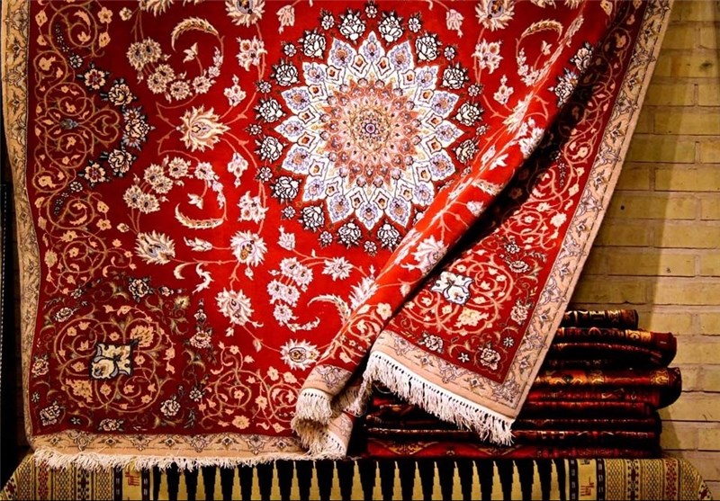 «احیای فرش گیلان» با مشارکت مدارس؛ نسل تازه بافندگان در راه است «احیای فرش گیلان» با مشارکت مدارس؛ نسل تازه بافندگان در راه است