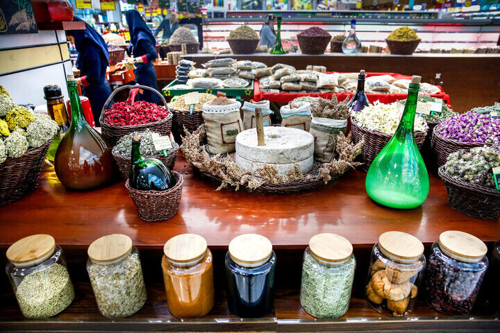 فروش مرگ در بستهبندیهای گیاهی؛ عطاریها به پناهگاه قاچاق دارو و مواد مخدر تبدیل شدهاند فروش مرگ در بستهبندیهای گیاهی؛ عطاریها به پناهگاه قاچاق دارو و مواد مخدر تبدیل شدهاند