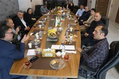 نشست فصلی مدیرعامل سیمان خزر با عاملین توزیع در گیلان