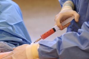 دستگیری زن پزشک‌نما در بندرانزلی هنگام انجام جراحی زیبایی