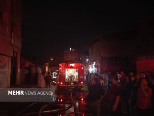 آتش‌سوزی مهیب کارگاه چوب در رشت مهار شد