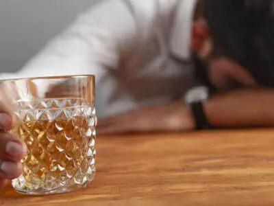 هر شب یکی دو بیمار با مسمومیت اتانول داریم / شیشه جای هروئین را گرفته است