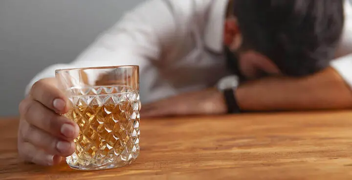هر شب یکی دو بیمار با مسمومیت اتانول داریم / شیشه جای هروئین را گرفته است