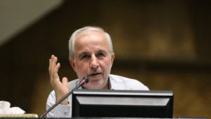 کوچکی‌نژاد: دولت کالابرگ را با نرخ ثابت اجرا کند؛ تخفیف ۲۰ درصدی مغایر قانون است