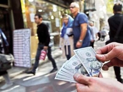 بازار جلوتر از دولت؛ دلار به ۱۳۰ هزار تومان نزدیک شد