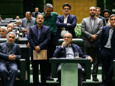 سیل استیضاح‌ها علیه دولت پزشکیان؛ سناریوی تغییر نیمی از کابینه روی میز مجلس