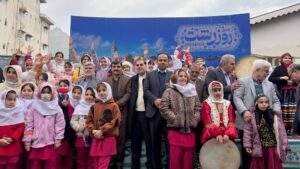 هفته رشت با طنین شادی و هویت از مدارس آغاز شد