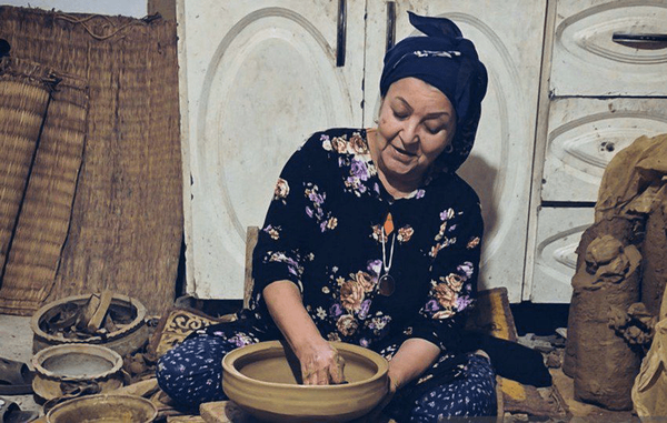 از خاک جیرده تا سفره‌های جهان؛ روایت سفالگری که مرزها را پشت سر گذاشت