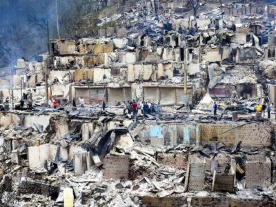 قفل بازسازی در امامزاده ابراهیم(ع) باز شد؛ فرم «ج قرمز» کنار رفت