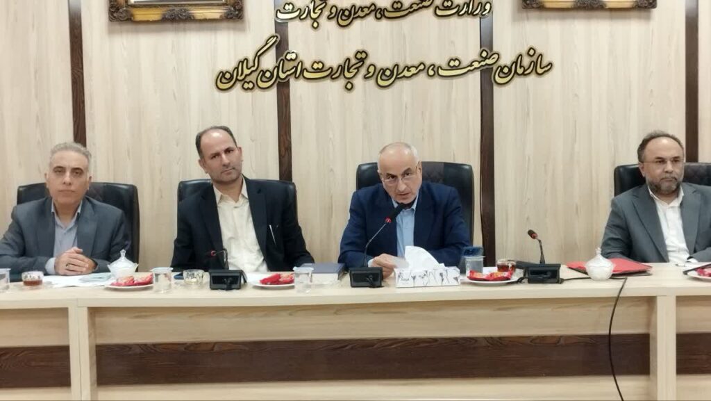 پورحیدری: اجازه التهاب‌سازی در بازار به بهانه تغییر قیمت بنزین را نمی‌دهیم