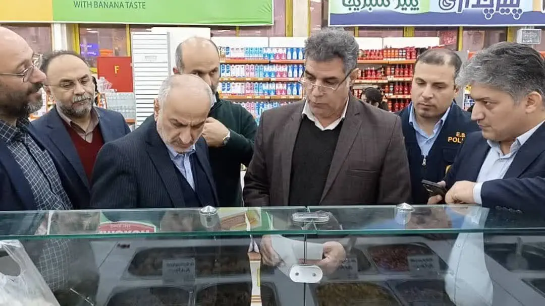 همدلی اصناف گیلان در شب یلدا؛ تخفیف ۱۰ تا ۱۵ درصدی برای میوه، آجیل و شیرینی