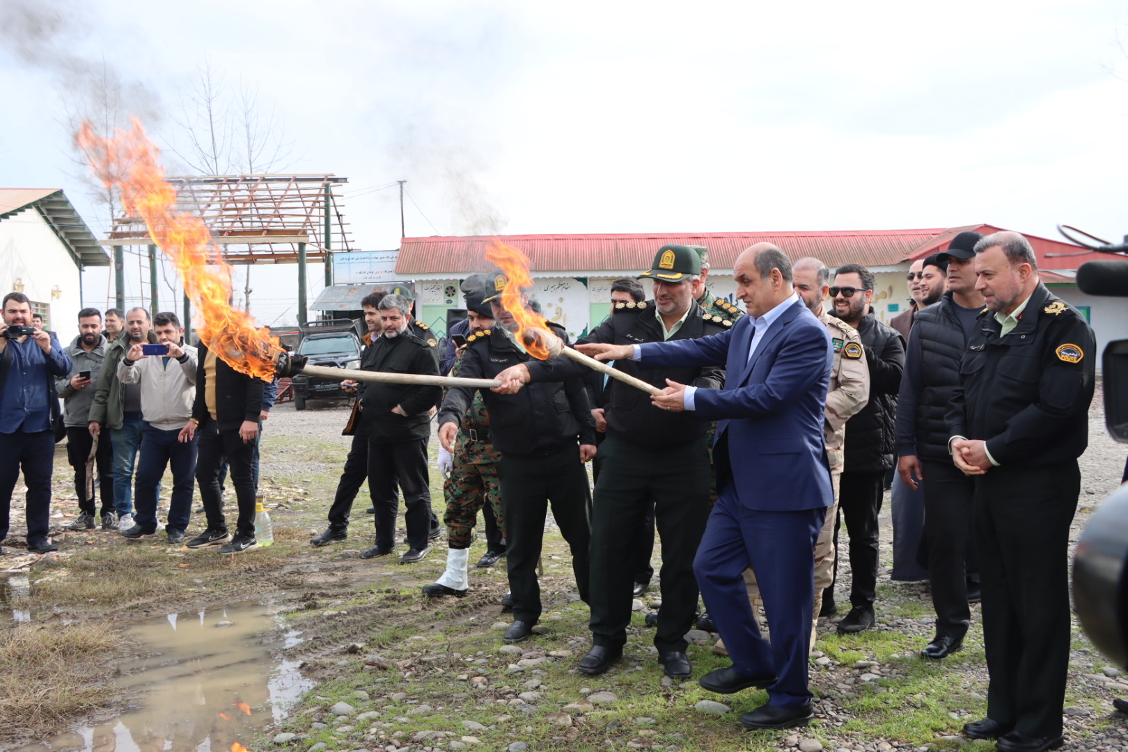 با حضور استاندار و فرمانده انتظامی؛ یک تن مواد مخدر در گیلان امحا شد