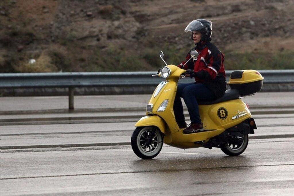 دولت چراغ سبز نشان داد؛ موتورسواری زنان یک قدم تا گواهینامه