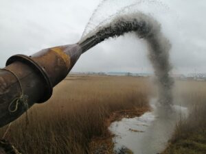 لایروبی حوضچه آرامش بندر کاسپین آغاز شد