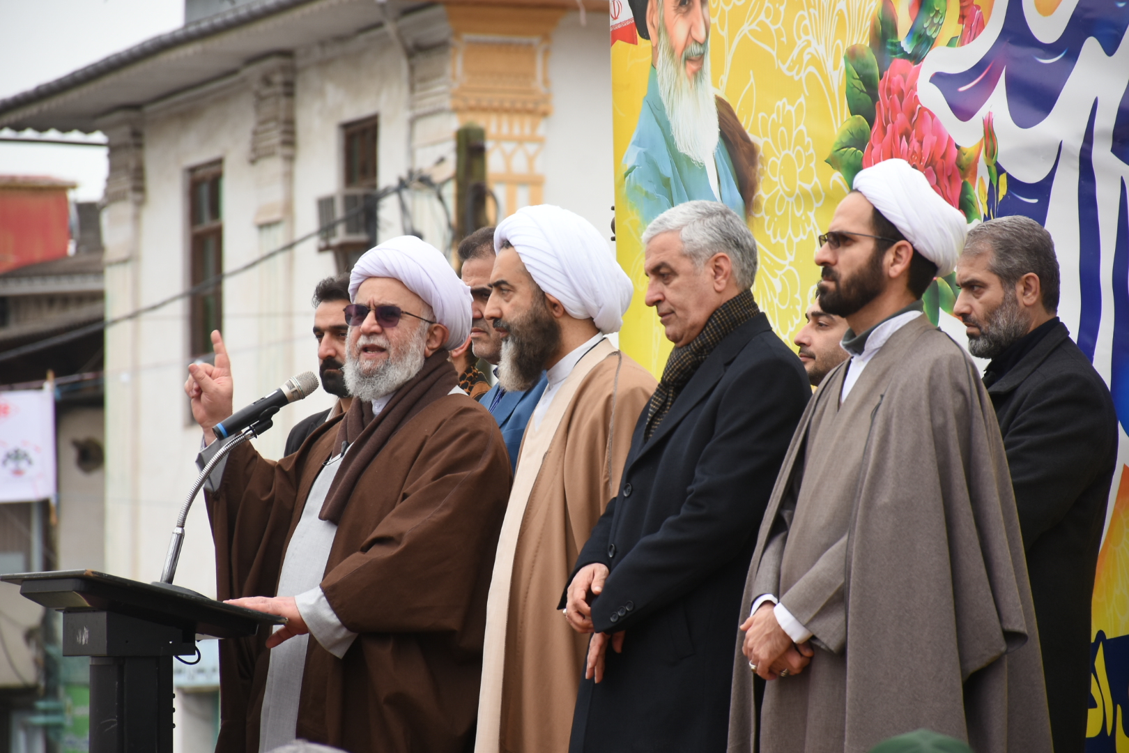 انقلاب اسلامی ملت ایران را در مسیر درست تاریخ قرار داد