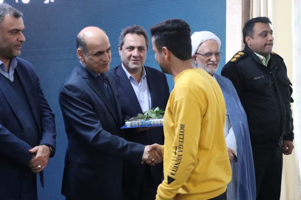 ۱۱ هزار سند مالکیت روستایی به مردم واگذار شد