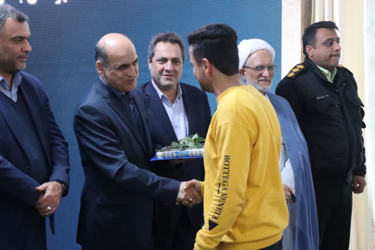 ۱۱ هزار سند مالکیت روستایی به مردم واگذار شد