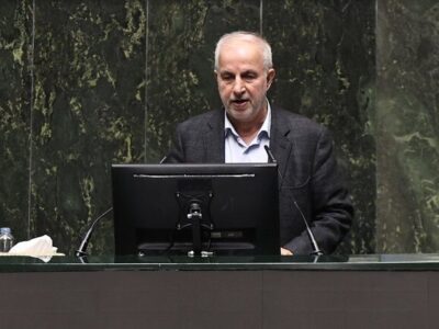 کوچکی‌نژاد در صحن مجلس؛ ۵۰۰ مغازه سوخت، نه بیمه پاسخ می‌دهد نه بانک‌ها