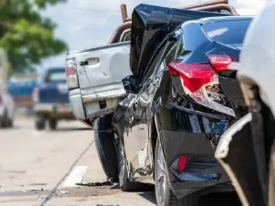 خسارت تصادف خودرو به نرخ روز پرداخت می‌شود یا زمان حادثه؟