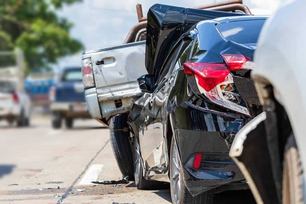 خسارت تصادف خودرو به نرخ روز پرداخت می‌شود یا زمان حادثه؟