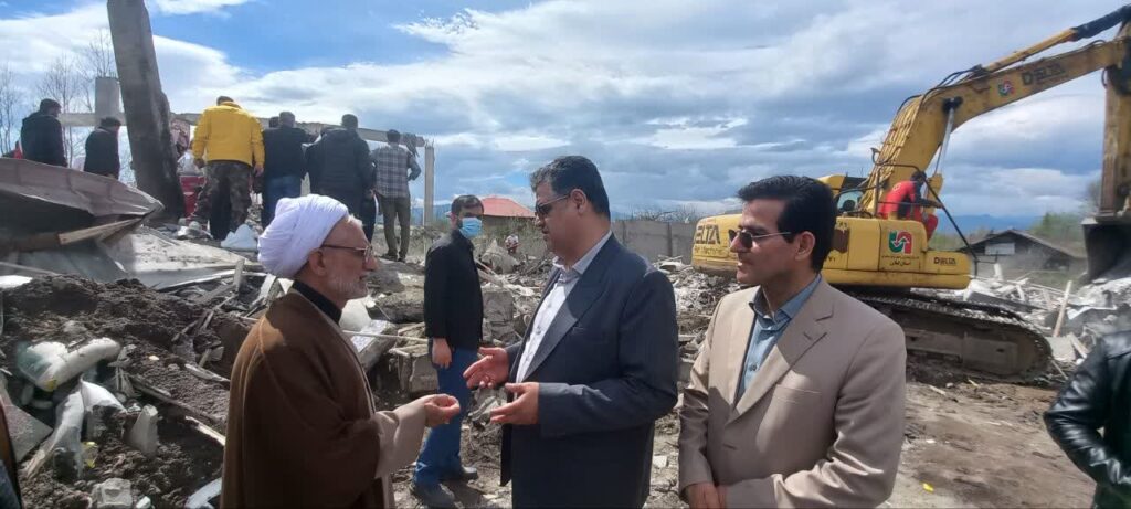 امدادرسانی فوری بنیاد مسکن گیلان به حادثه‌دیدگان روستای عثماوندان شفت