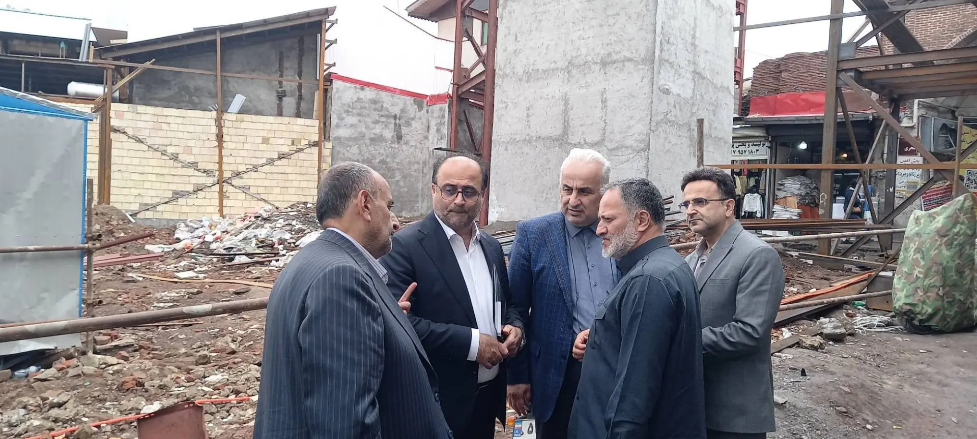 تأکید بازرس کل گیلان بر تسریع بازسازی بازار رشت؛ کسبه نباید در صف مجوز بمانند