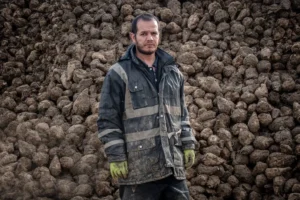 شرایط دریافت بیمه‌ بیکاری در دوران جنگ/ کدام کارگاه‌ها می‌توانند از مزایای «تعلیق قرارداد» بهره‌مند شوند؟