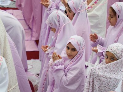 جشن تکلیف دختران در پیاده راه فرهنگی رشت برگزار شد