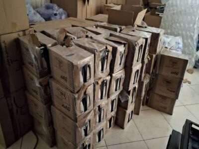 پلمب واحد آبمیوه و بستنی در رشت؛ ۶۵۰ فرآورده غذایی غیربهداشتی توقیف شد