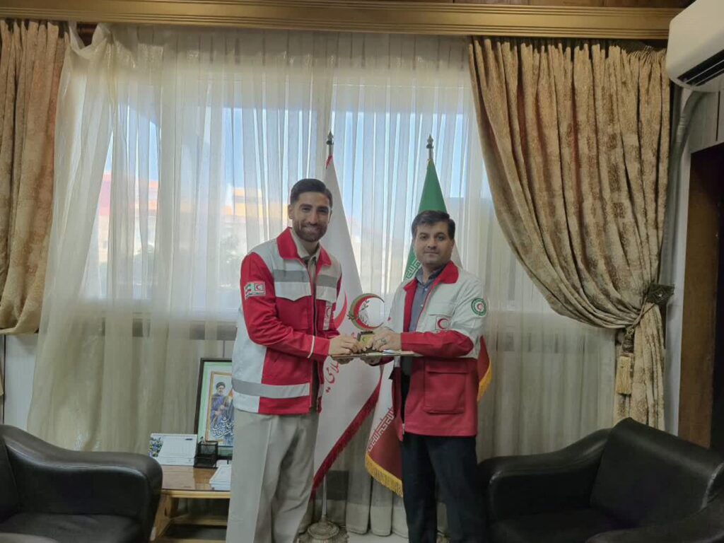 علیرضا جهانبخش امدادگر داوطلب هلال احمر شد