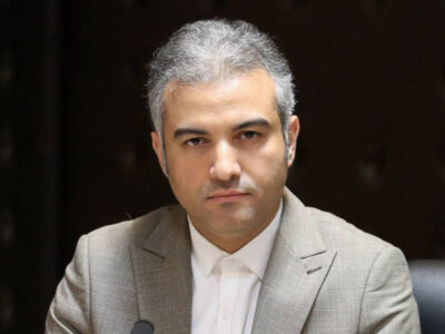 واگذاری ساختمان تاریخی به دو بانک و یک واحد تجاری باید بررسی شود