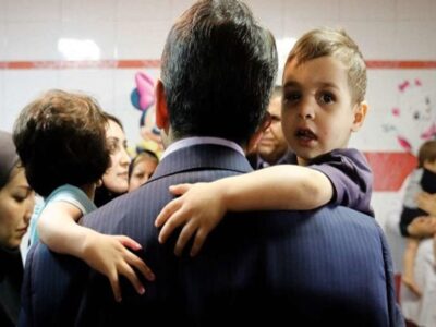 بهزیستی: ۲۵ هزار کودک به فرزندخواندگی سپرده شدند؛ خانواده‌محوری جایگزین نگهداری در مراکز