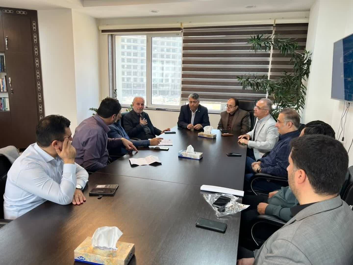 آسفالت ۲۰ کیلومتر راه روستایی و تخصیص ۲۵ کیلومتر کابل خودنگهدار در محدوده منطقه آزاد انزلی