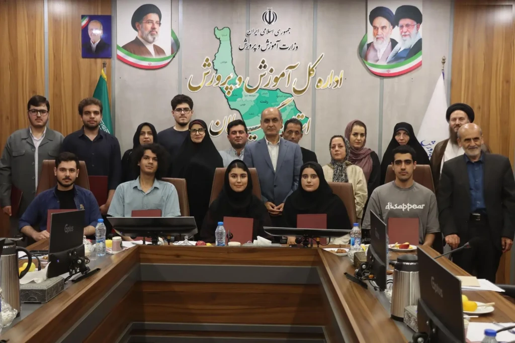 تجلیل از ۸ رتبه‌برتر کنکور ۱۴۰۵ در گیلان با حضور استاندار