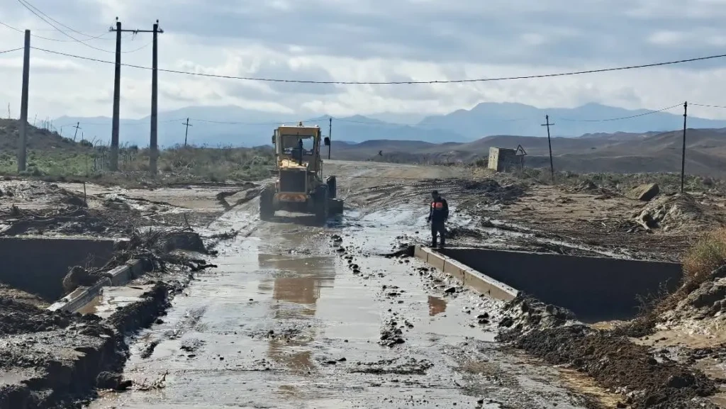 سیلاب راه ۴۵ روستای اردبیل را بست؛ ۳۰ روستا بازگشایی شد