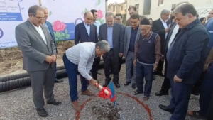 عملیات اجرایی پروژه فاضلاب شهرک گل‌ها و خیابان حبیب‌زاده رشت با حضور معاون وزیر کشور، استاندار گیلان و مدیرعامل آبفای استان آغاز شد؛ پروژه‌ای با اعتبار ۲.۲ همت که با هدف توسعه زیرساخت‌های بهداشتی و ارتقای سلامت عمومی، یک‌هزار و ۳۰۰ خانوار را تحت پوشش قرار می‌دهد.